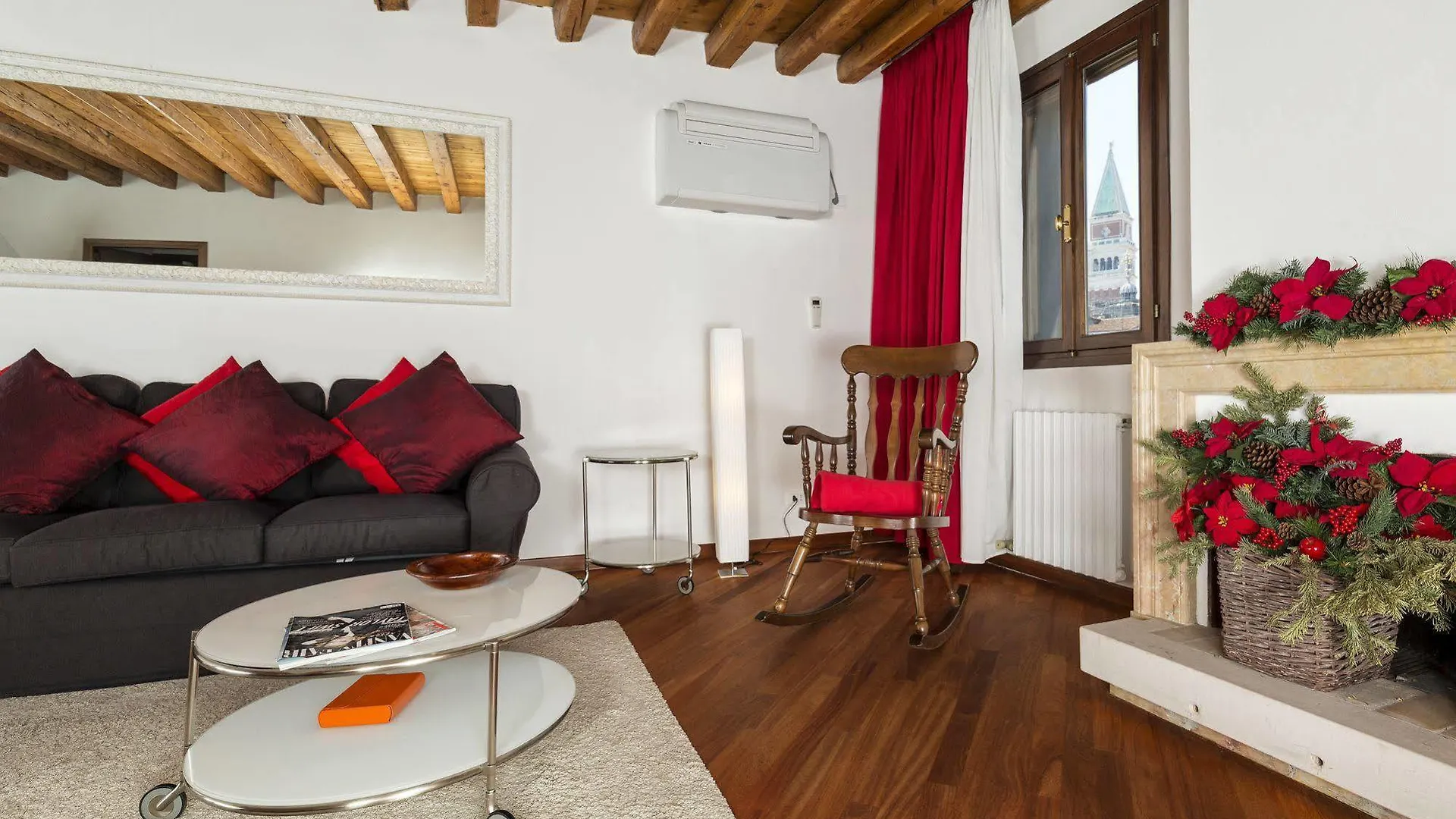 Elegant Terrace Apartment Near Piazza San Marco Last Floor No Lift Venedik