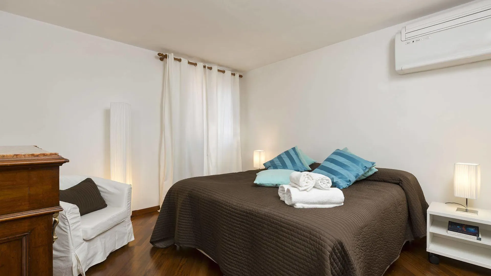 Elegant Terrace Apartment Near Piazza San Marco Last Floor No Lift Venedik